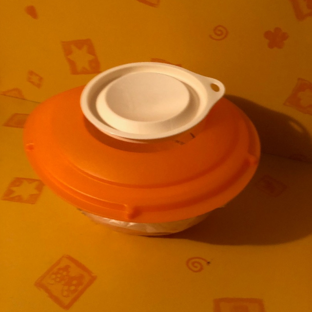 Rührschüssel klein mit Deckel