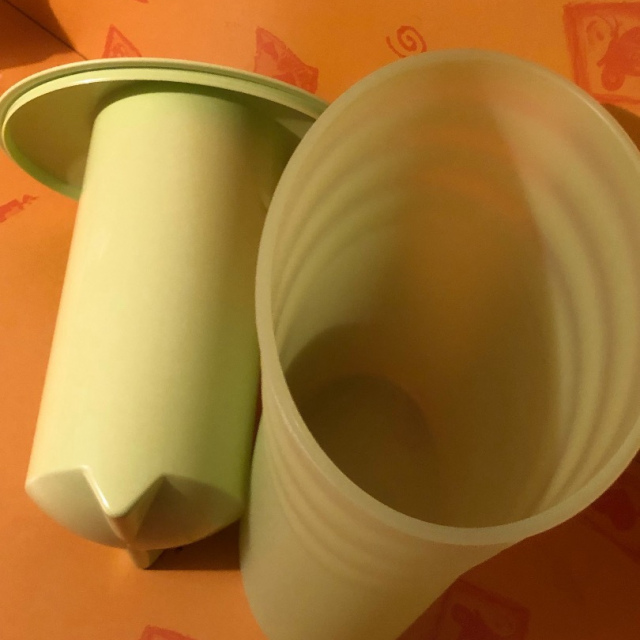 Junge Welle Sektkühler